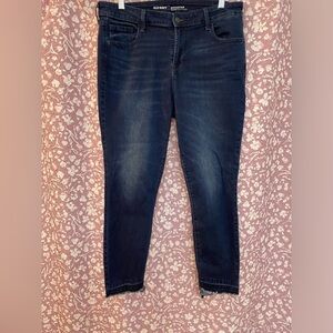 (S27) 14 Old Navy Raw Hem Skinny Stretch Mid-Rise Rockstar Ankle Jean
